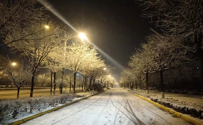 雪夜路景-張福樂