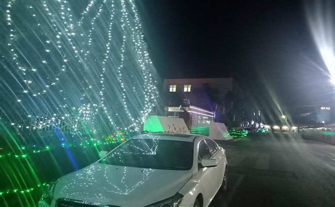 礦區夜景一瞥