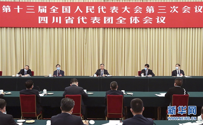四川代表團舉行全體會議集中審議政府工作報告 汪洋參加審議并發言  曹建明王東明彭清華尹力等參加審議