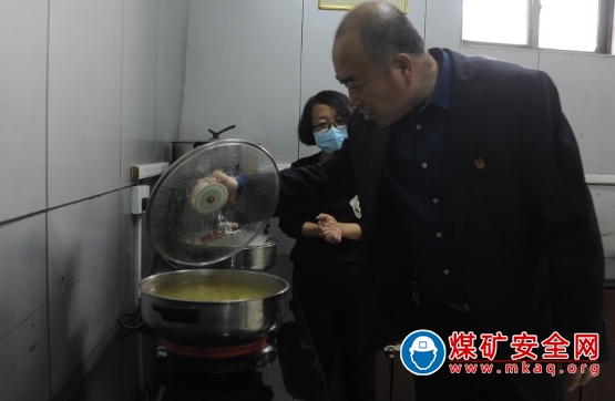 當好職工“娘家人”扎實推進“我為群眾辦實事”實踐活動