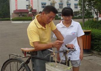 礦大學子低碳環保知識宣講及法律咨詢志愿活動走進礦區