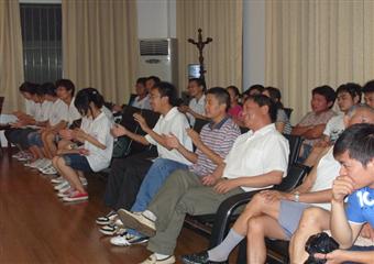心系礦工，以礦相約——中國礦業大學文學與法政學院“創先爭優到基層，科技安全進礦區”暑期實踐團舉辦心系礦工聯歡會