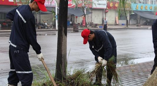 秋雨下的孔莊煤礦“吉國利民”志愿者服務隊