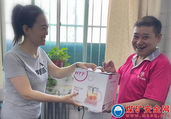 抓住“小細節”感受“大溫暖”