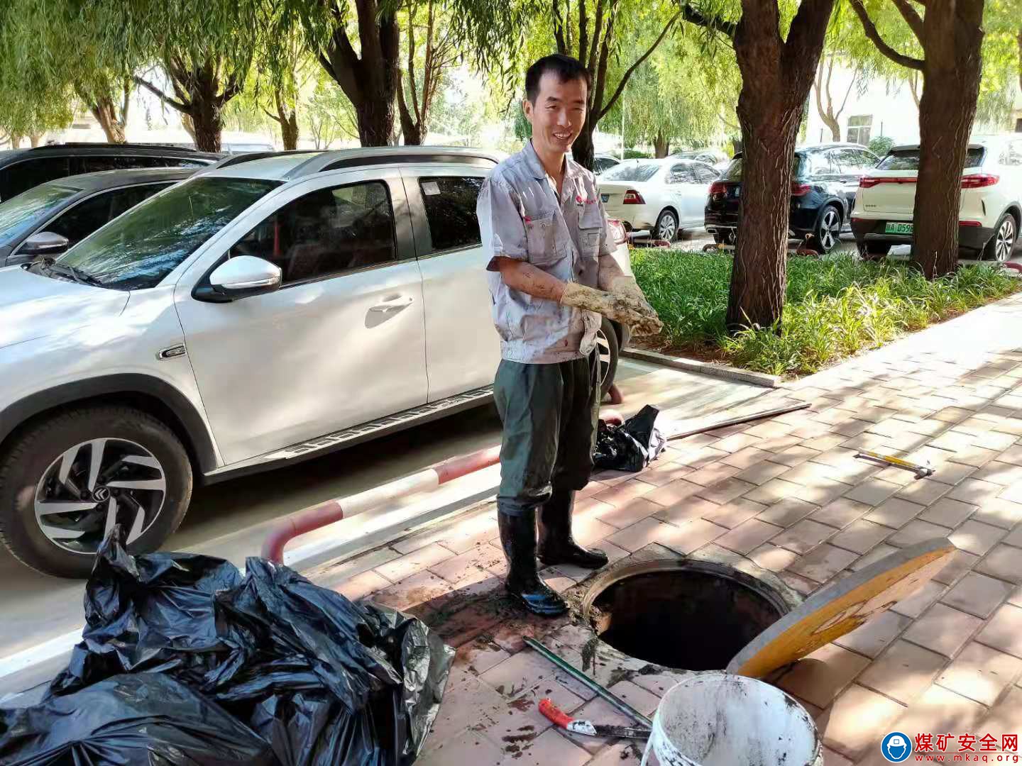 執著堅守  無畏擔當 ——污水管網搶修小記
