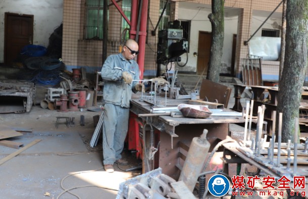 華榮能源柏林煤礦職工在高溫下的堅守