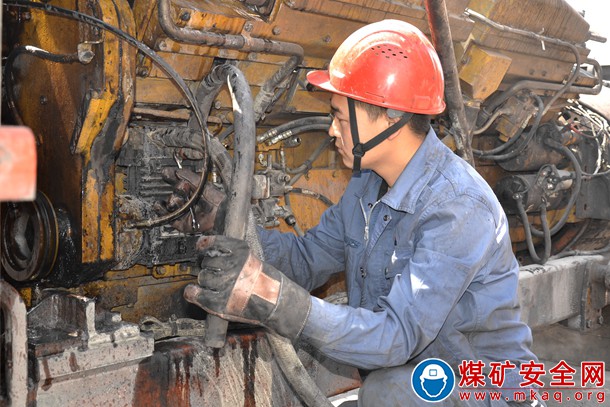 國家能源準能集團設備維修中心精益求精保運行