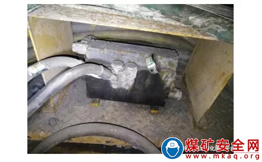 EBZ260H懸臂式掘進機噴霧系統增壓設計