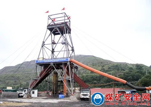 中煤礦建三十六處施工的越南下龍灣煤礦風井通風大巷順利完成掘進