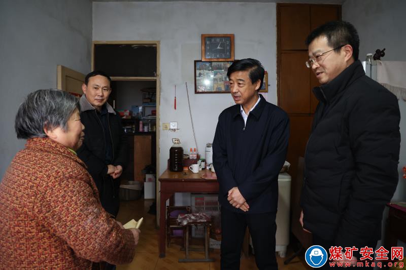 集團副總經理范立新到建安公司開展走訪慰問活動