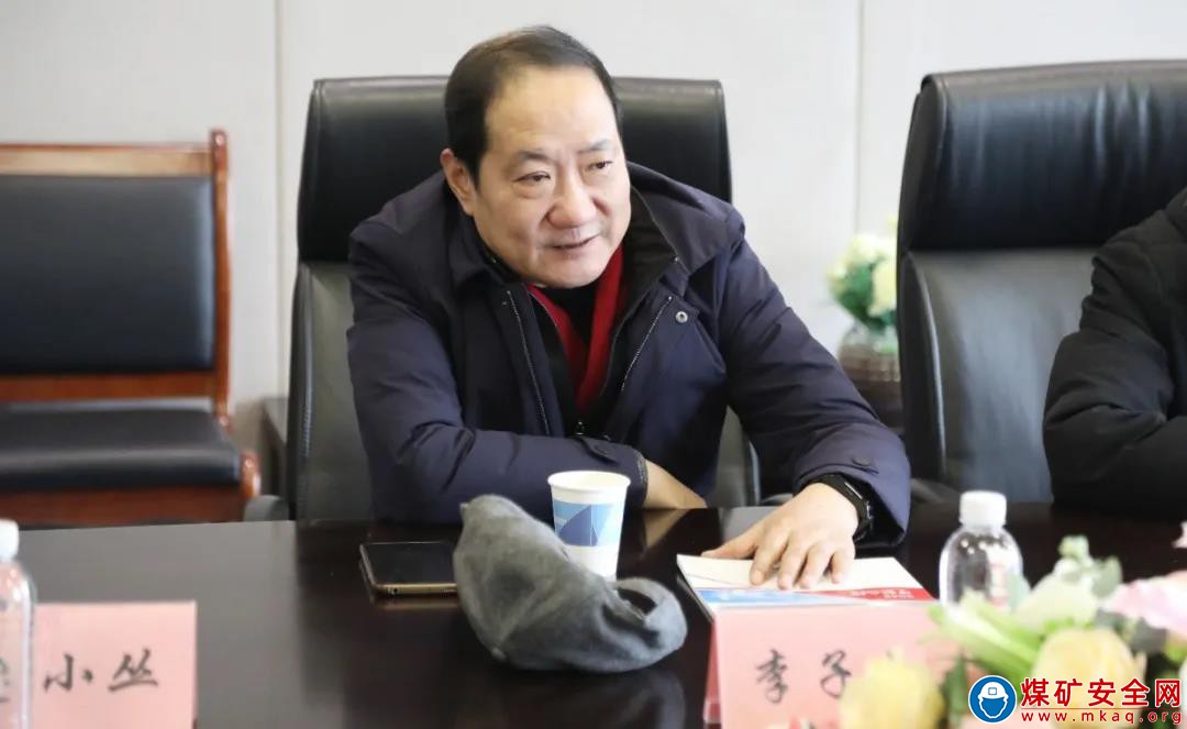 陜西省作家協會黨組成員、原秘書長李子白一行到訪中能煤田公司進行座談交流