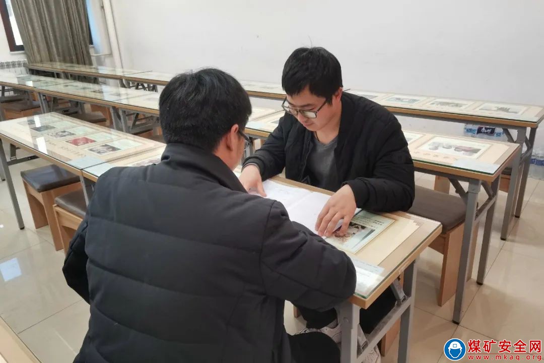 陜西中能煤田有限公司袁大灘煤礦運輸隊：選好“頭雁” 帶領“群雁”往高飛