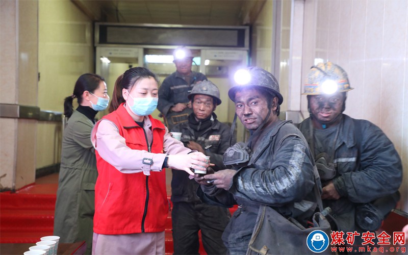 ?潞寧公司職工喝上預防新冠肺炎中藥湯劑