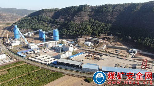中煤礦建三十六處施工的雙龍煤礦項目部200掘進工作面提前貫通