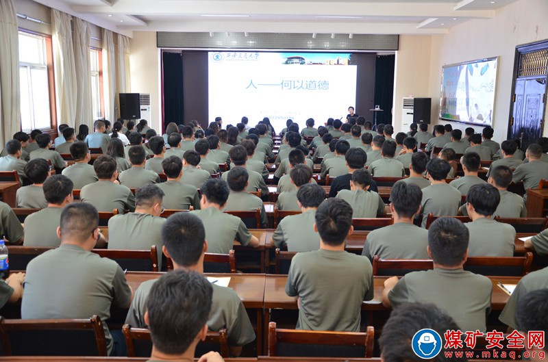 以軍訓之名 赴青春之約——2022年入職大學生軍訓側記