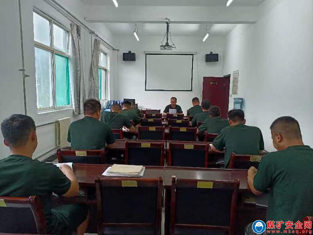 蒲白救護消防大隊黃陵礦區中隊 從嚴從細落實新版《礦山救護隊標準化考核規范》