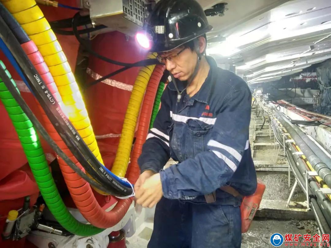 心系基層冷暖，情牽員工生活——陜西中能煤田有限公司領導慰問關懷一線員工