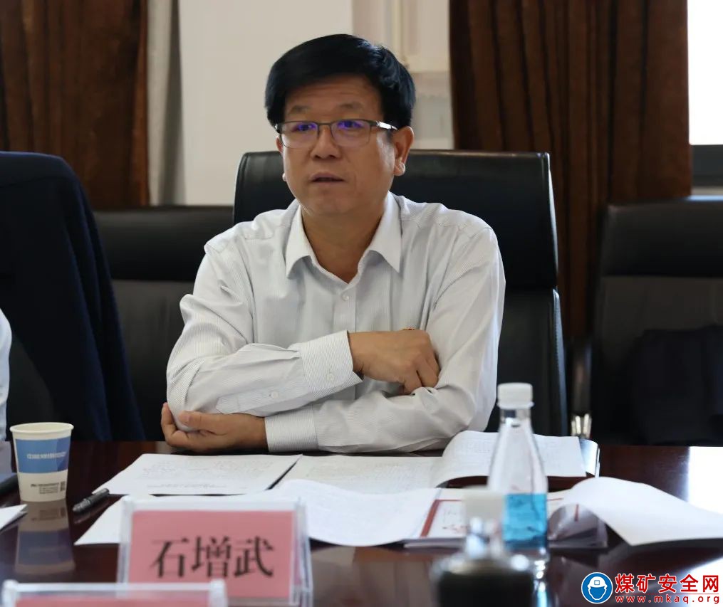 陜煤集團副總工程師、榆北煤業公司黨委書記石增武、紀委書記李清偉對陜西中能煤田有限公司“一把手”和領導班子開展監督談話
