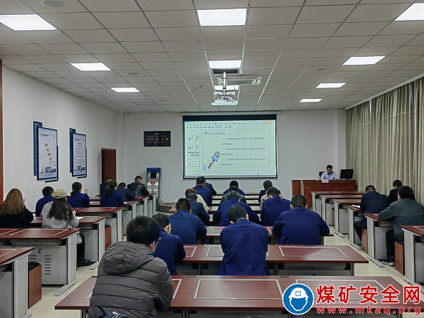 讓筆尖的力量掀起奔涌的“浪花” ——陜西中能煤田有限公司舉辦2022年新聞輿論培訓班
