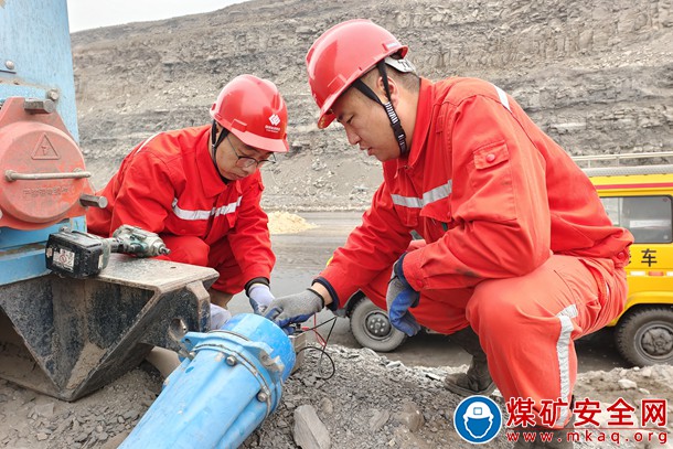 黑岱溝露天煤礦深入排查隱患吹響“百日安全”集結號