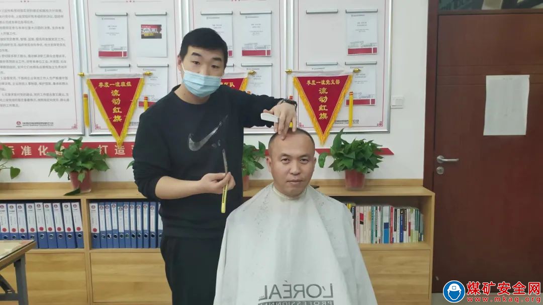 中能袁大灘礦業：疫情防控期間“托尼老師”獻才藝