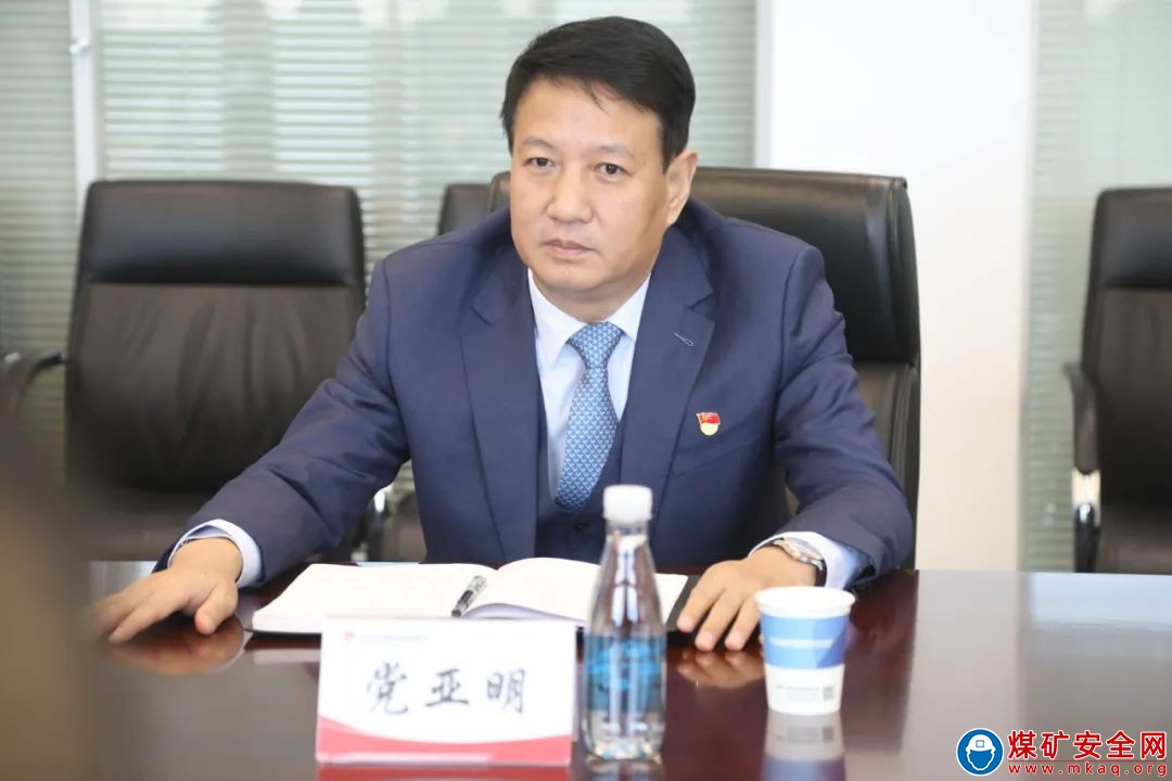 榆中公司黨總支書記、執行董事、總經理王煒一行到陜西中能煤田有限公司走訪交流