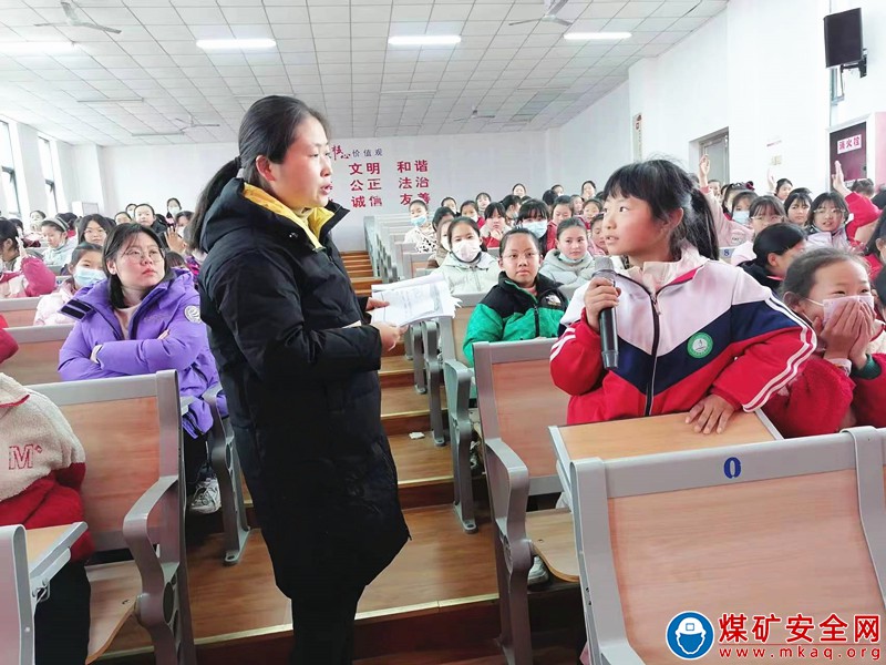 安徽廬江：郭河明德小學舉辦女生青春期心理生理衛生知識講座