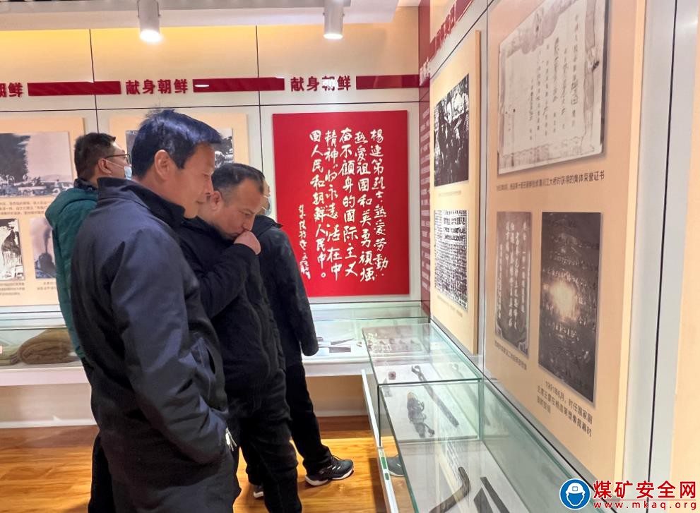  河南能源義煤公司石壕煤礦團委開展“清明祭英烈  共鑄中華魂”主題活動