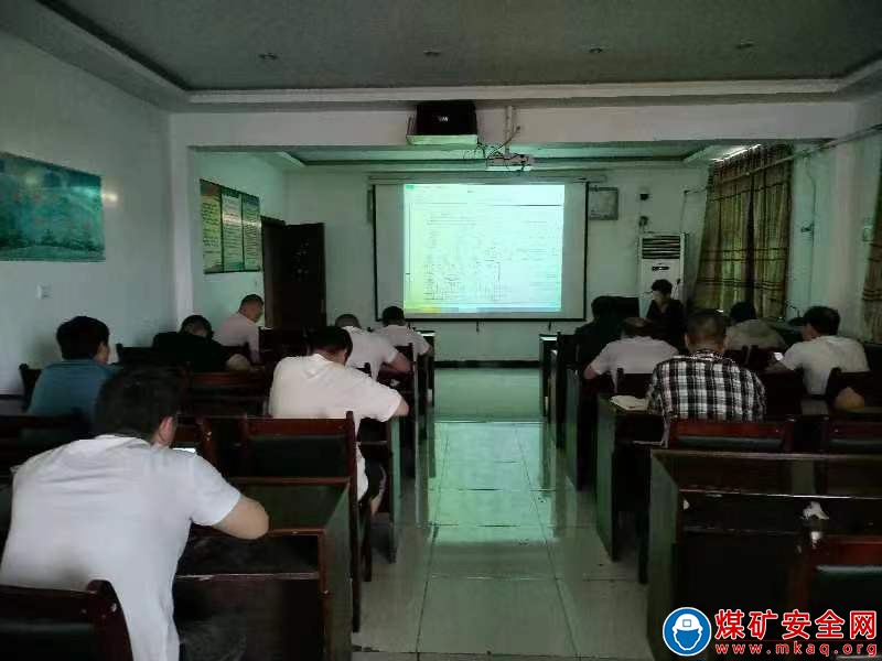 河南能源義煤公司石壕煤礦：“夜校”培訓為職工蓄電增能