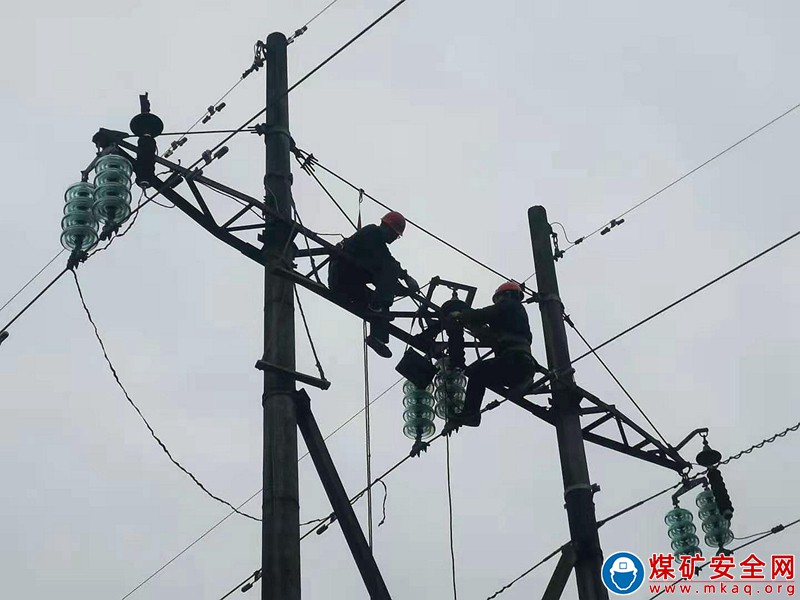 川煤華榮能源渡市選煤發電廠扎實舉措助力電網設備安全運行