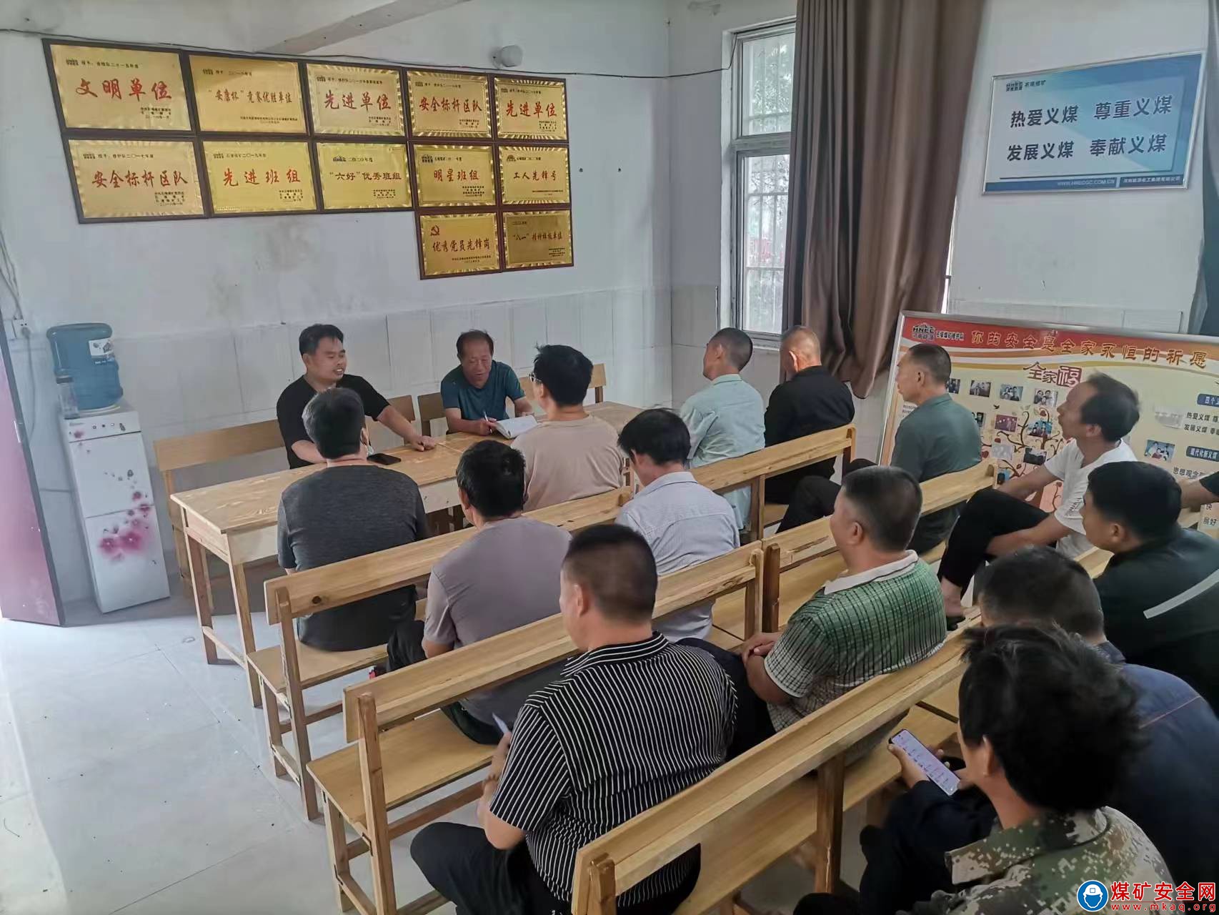 河南能源義煤公司石壕煤礦：隱患排查 不留死角
