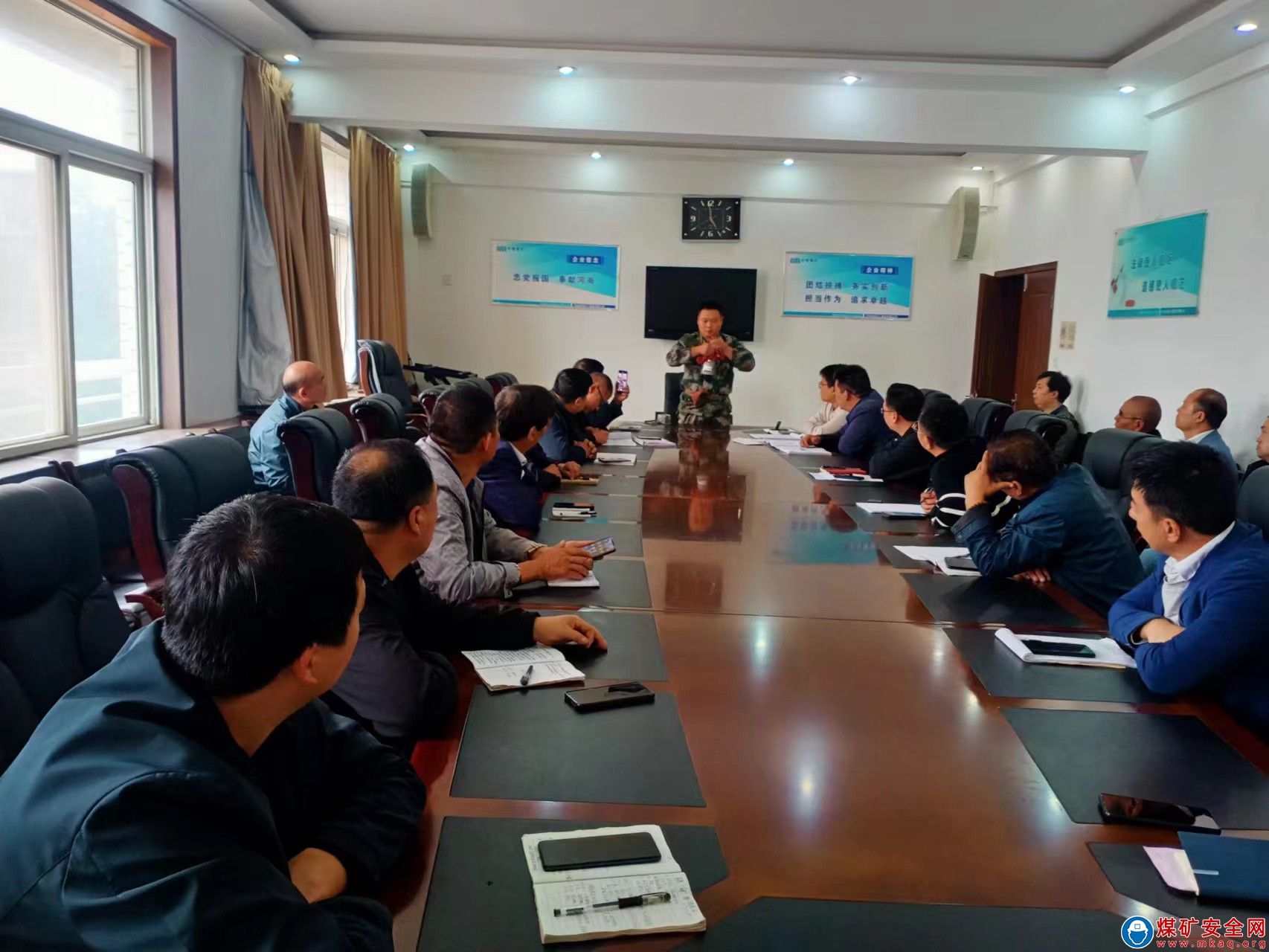 河南能源義煤公司石壕煤礦：圍繞計劃 比學趕超