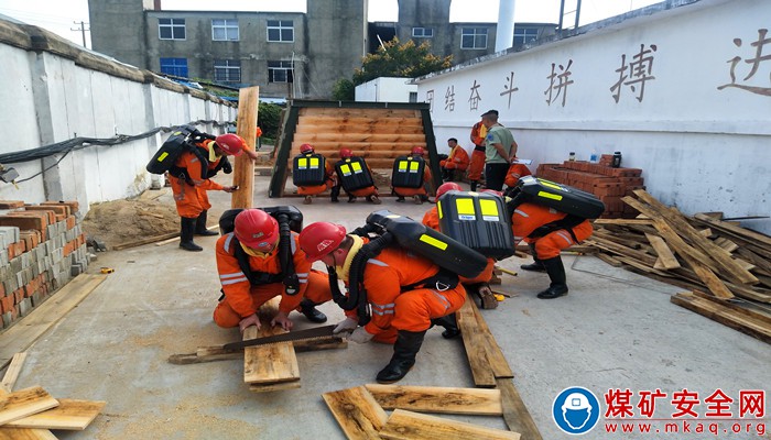 中煤新集公司救護大隊：高標準嚴檢查 促提升保安全