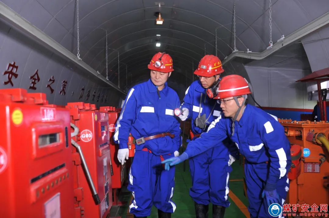 以案為鑒、聞訊而動——陜西中能煤田有限公司開展“一通三防”暨頂板專項檢查