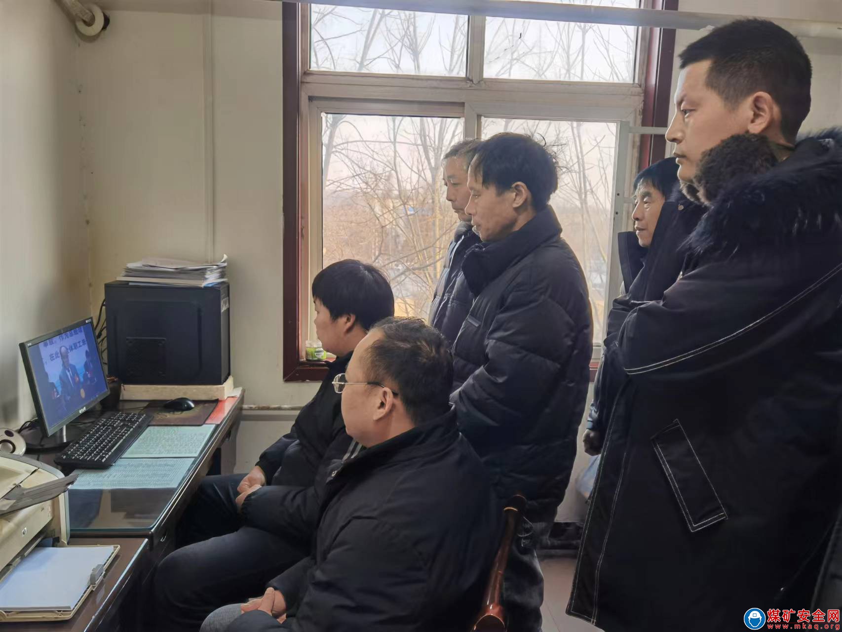 河南能源義煤公司石壕煤礦：用“三會”精神鼓干勁