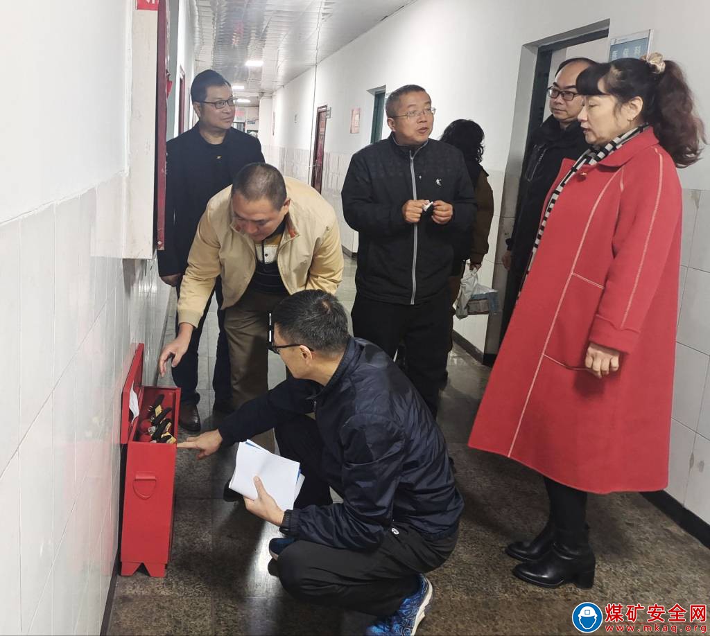 川煤集團澤潤公司張玲到攀煤總醫院 督導安全生產工作并走訪慰問困難職工