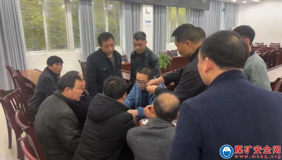 緊跟科技步伐 提升安全水平觀文煤礦組織“數碼電子雷管”培訓工作