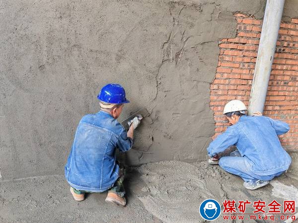 川煤物產攀煤工程建設分公司 攀枝花培訓中心董興洪技能大師工作室學生實訓基地裝修改造項目工程加緊施工