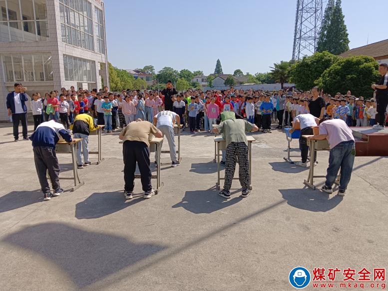 安徽廬江：郭河鎮福元小學開展防溺水趣味憋氣賽