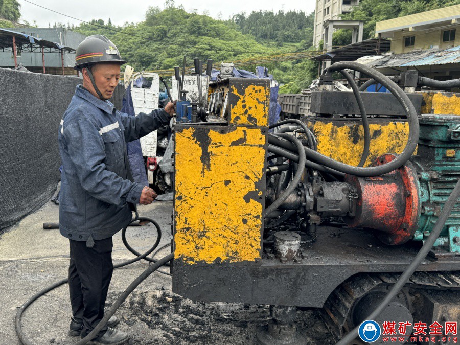 以賽促學，以賽促安觀文煤礦開展抽采鉆工技術練兵大比武活動