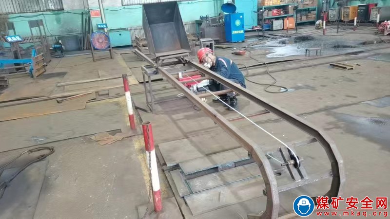 創新驅動，匠心制造：煤礦機廠自制加工落地煤升降機 開啟煤礦自動化新篇章