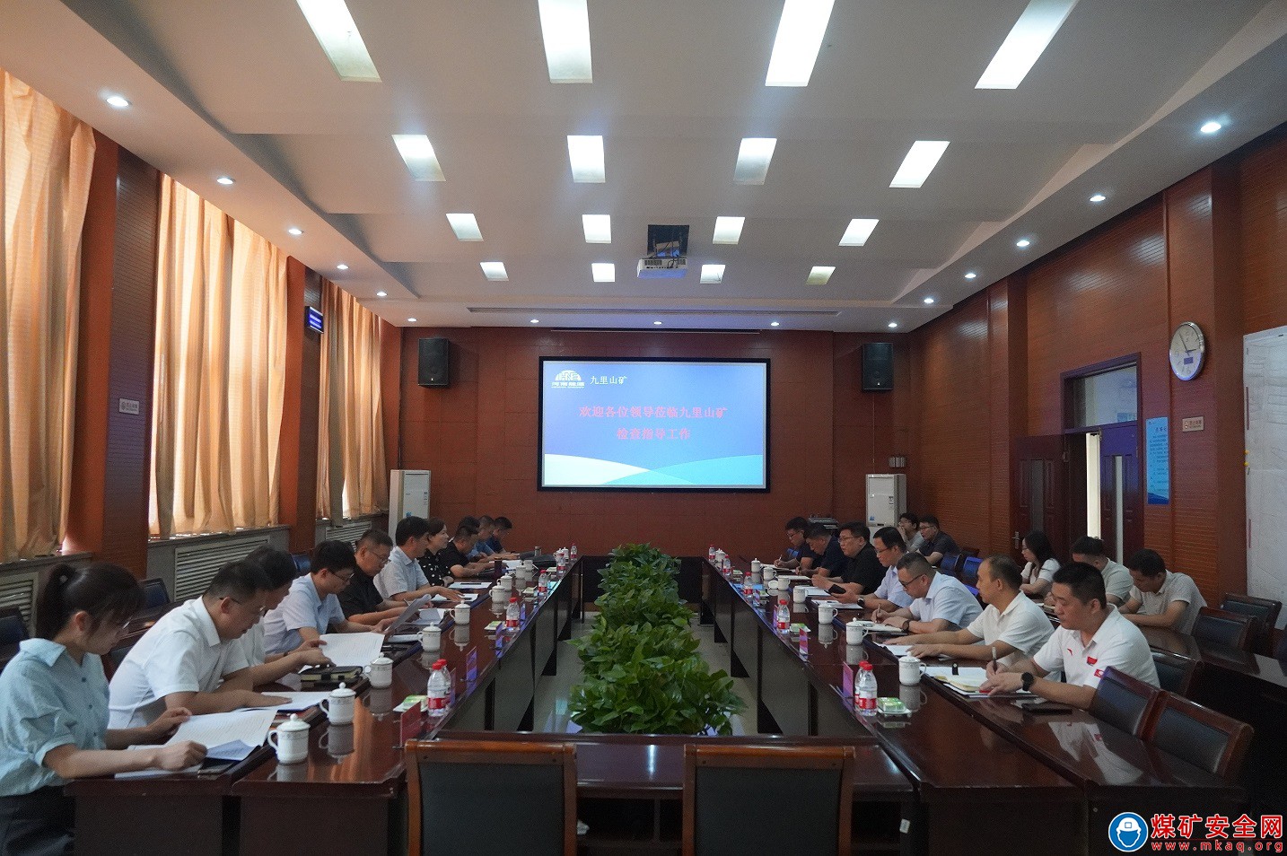 河南能源人力資源部副總經理黃傳清到九里山礦檢查