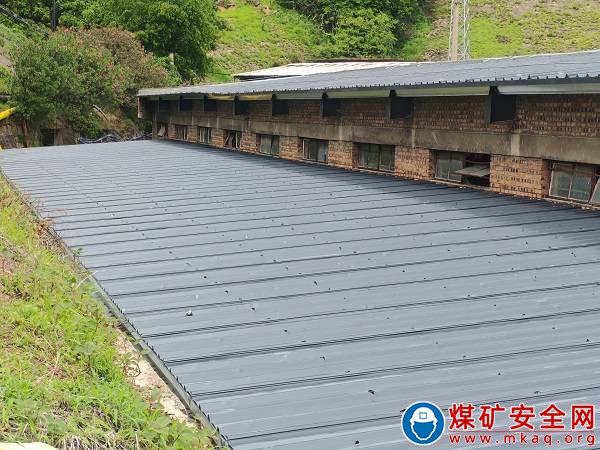 川煤物產攀煤工程建設分公司圓滿完成大寶頂礦壓風機房維修加固搶險工程