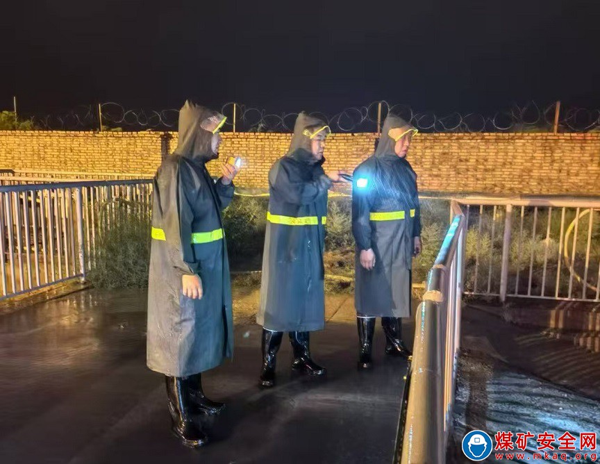 中能煤礦生產運營公司：“汛”速出擊，他們連夜奮戰