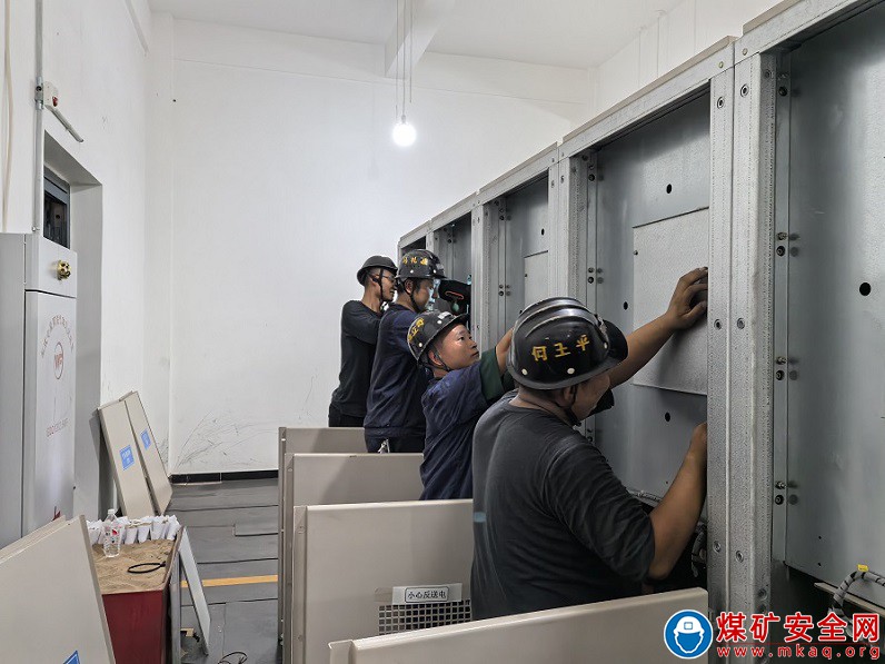 中能煤礦生產運營公司：精準檢修10kV回路 精確守護電網安全