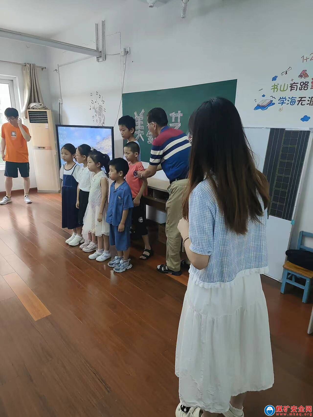 中國礦業大學經濟管理學院“個人團隊”實踐團 赴成員家鄉參與社區實踐活動