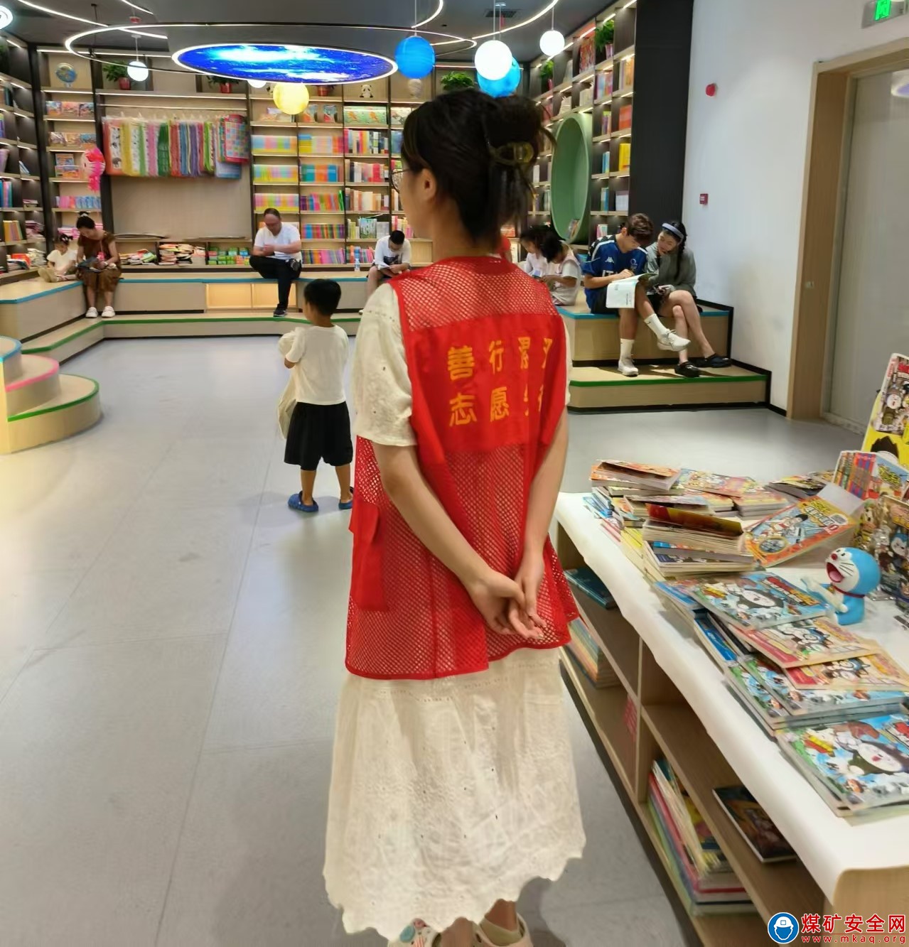 書香滿園，秩序井然——圖書館雙項志愿活動