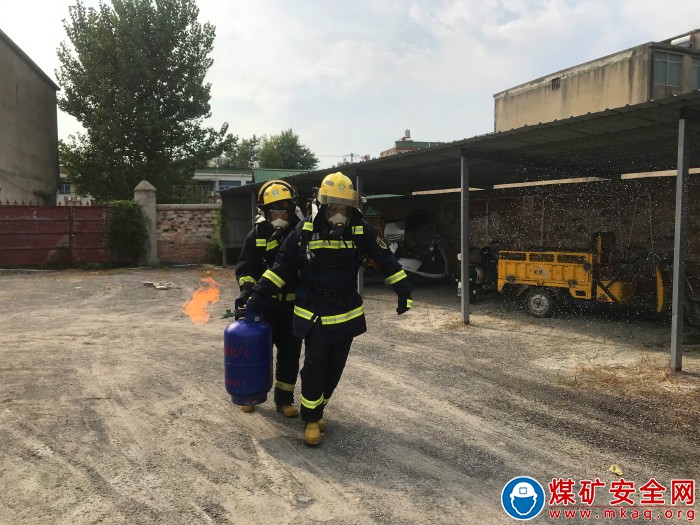 中煤新集公司救護大隊：開展燃氣突發事故應急救援演練