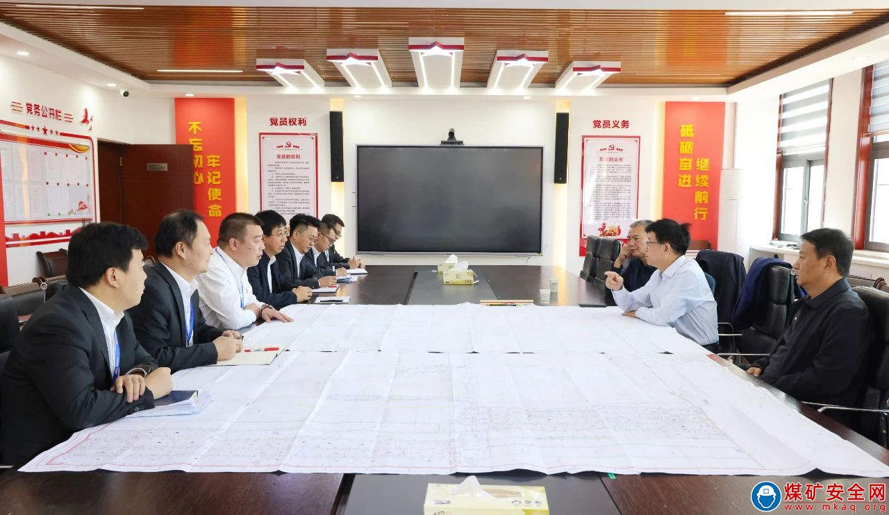 陜煤集團副總工程師，榆北煤業公司黨委書記、董事長、總經理石增武到中能煤田公司檢查指導工作
