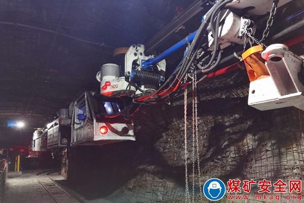 “雙機頭”給力！陜煤銅川礦業玉華煤礦輔助運輸實現提速增效